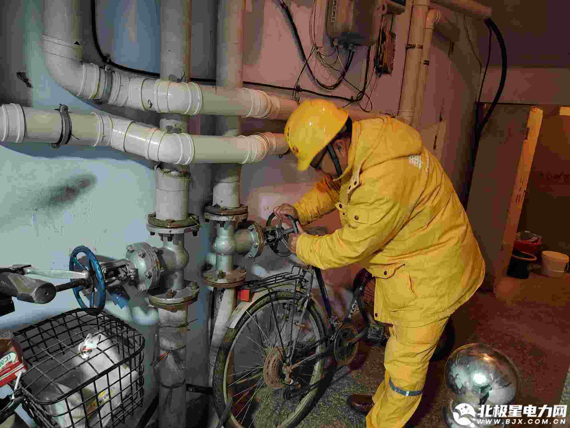 华润电力：党建引领聚暖流 用心用情暖万户(图1)