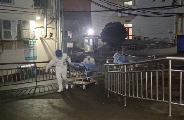 9人连夜抢救1人身亡！洗澡时要牢记一件事(图1)